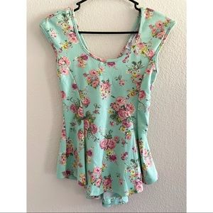 🌸3/$25🌸 Floral Peplum Style Top